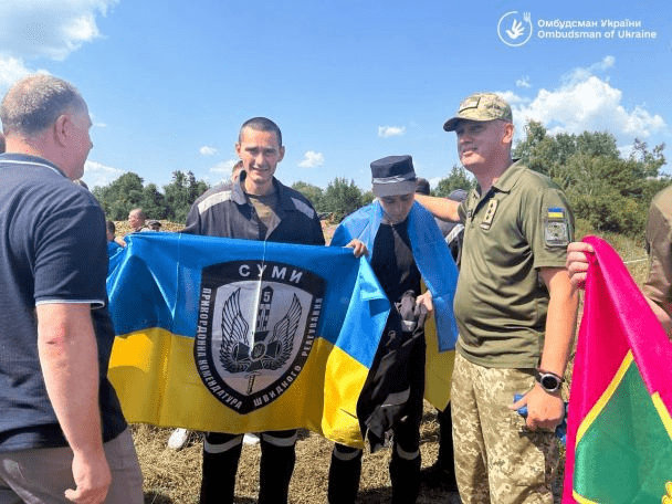 Відбувся обмін полоненими: ще 95 українських захисників повернулися додому (фото)