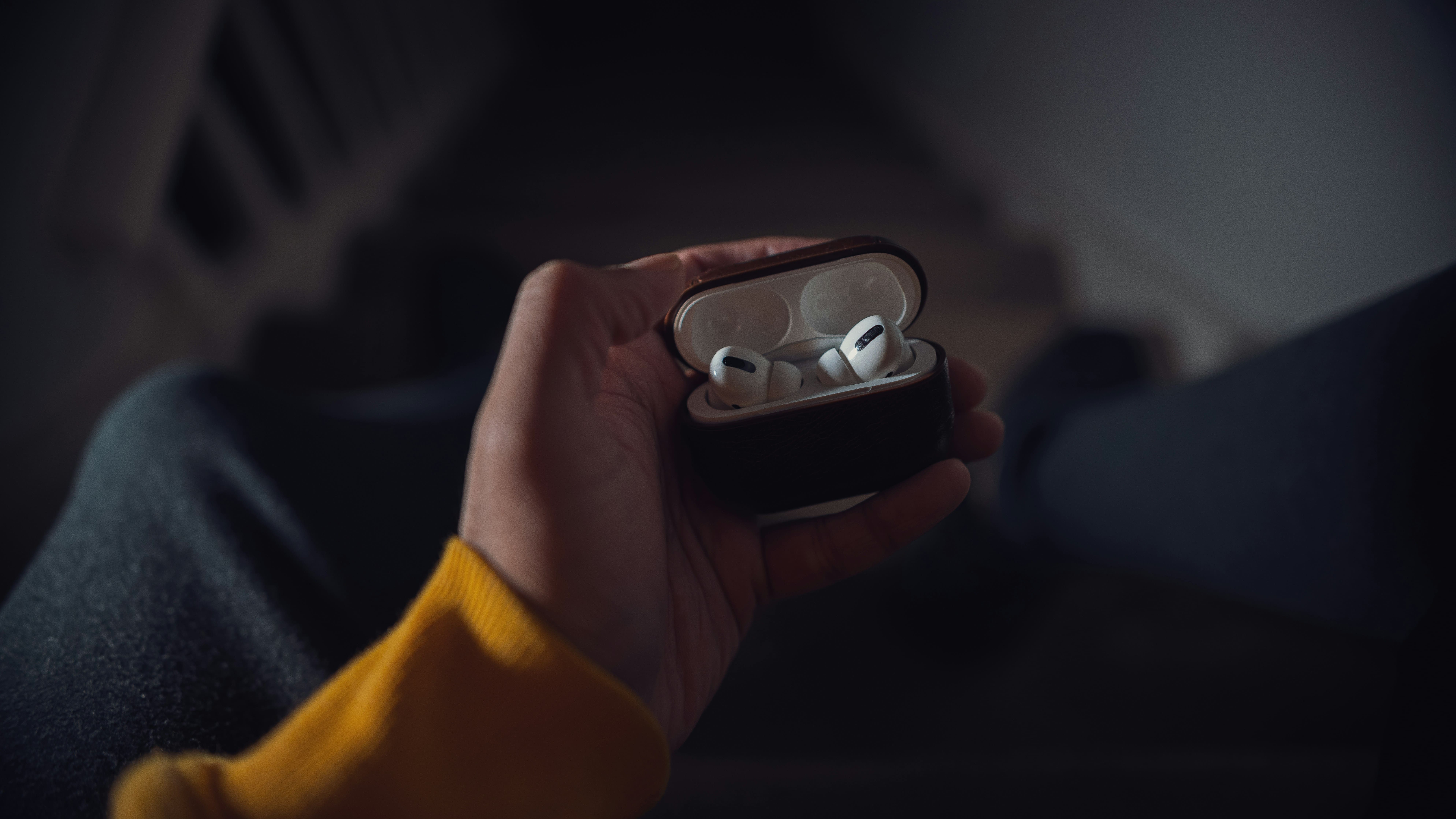 Жінка відстежила загублені AirPods: відкриття її шокувало ➤ Prozoro.net.ua