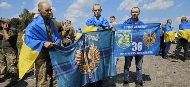 Відбувся обмін полоненими: ще 95 українських захисників повернулися додому (фото)