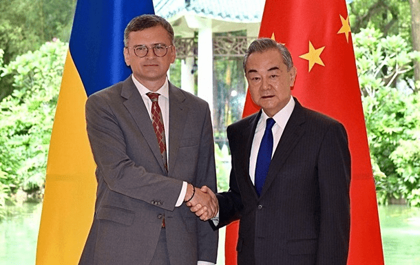 Кулеба зробив важливу заяву щодо китайського “мирного плану” після переговорів із Ван І