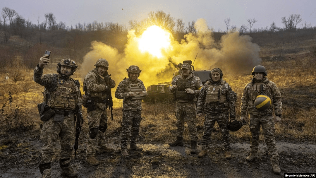Ніякого радянського “товариша”: як вітаються українські військові