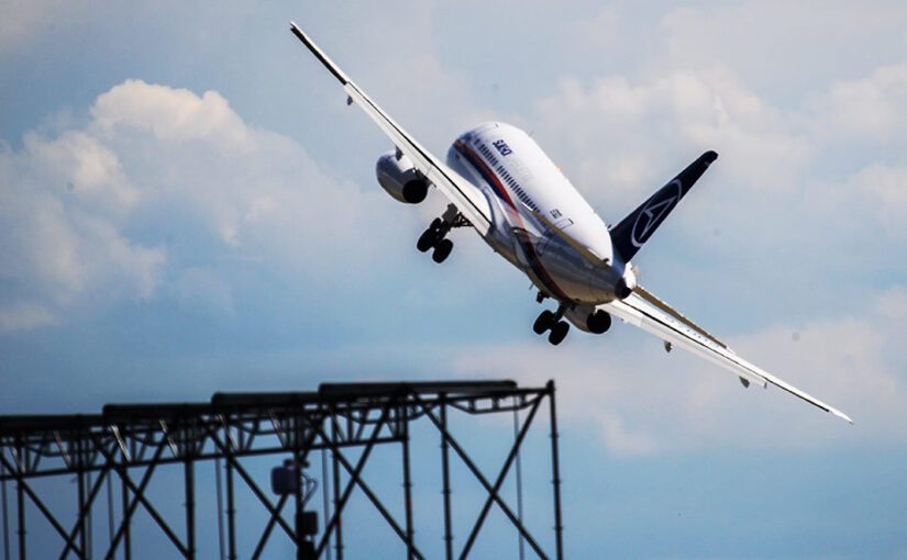 В России – еще один инцидент с самолетом Sukhoi Superjet-100 ➤ Prozoro.net.ua