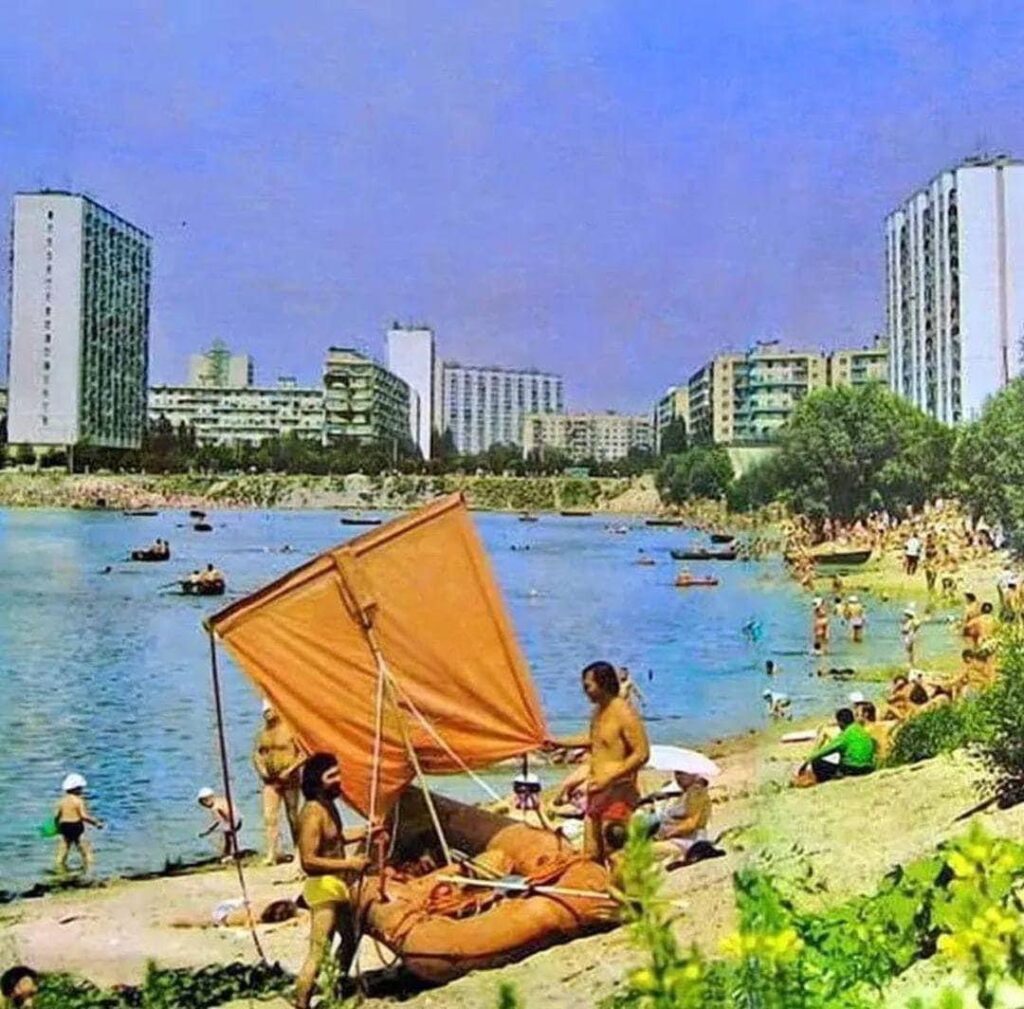Киевские пляжи 1980-х: как спасались от жары (архивные фото)