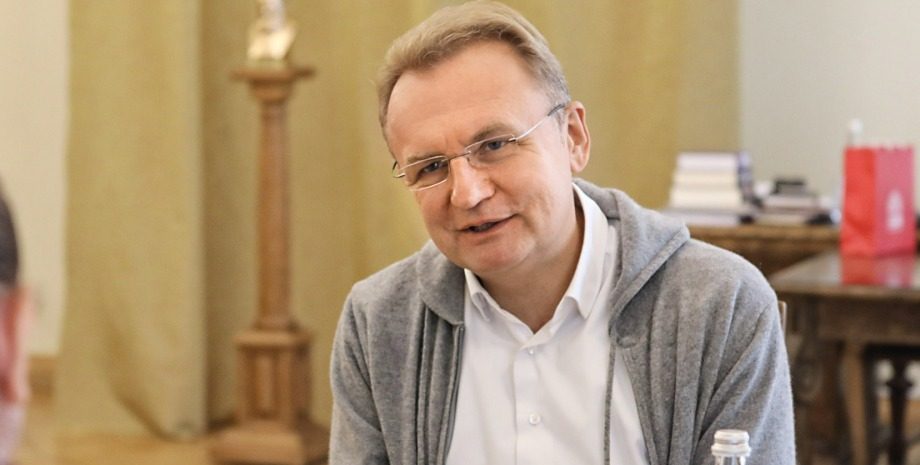 “Немає часу пояснювати”. Мер Львова повідомив, що знову одружився