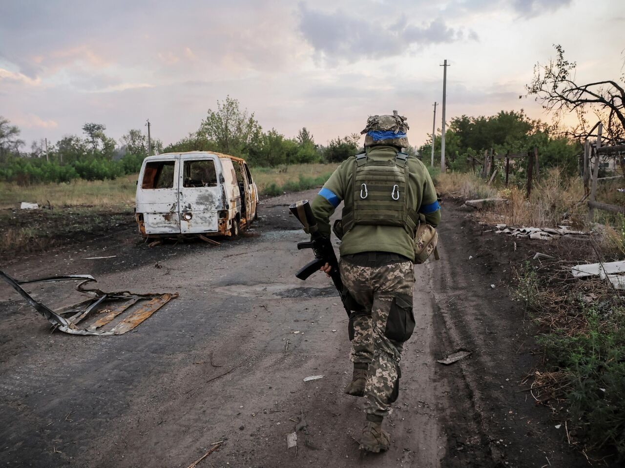 Боец ВСУ на Курщине встретил женщин-мародерок: вот что заявили ➤ Prozoro.net.ua