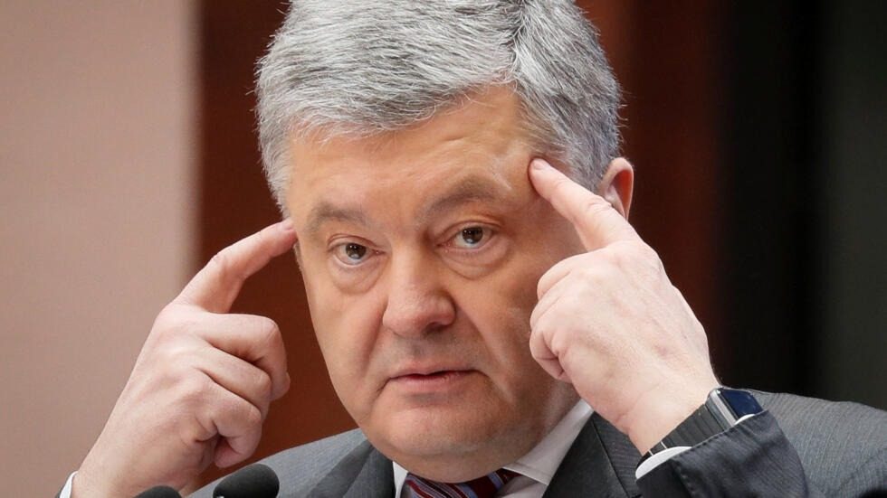 Порошенко потроллил РФ, признавшую его террористом и экстремистом ➤ Prozoro.net.ua