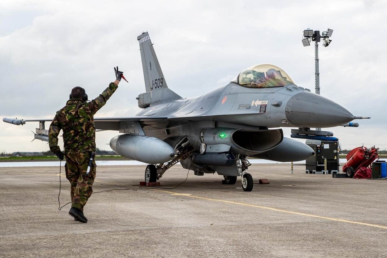 В The Economist сообщили, когда и сколько истребителей F-16 прибыло в Украину ➤ Prozoro.net.ua