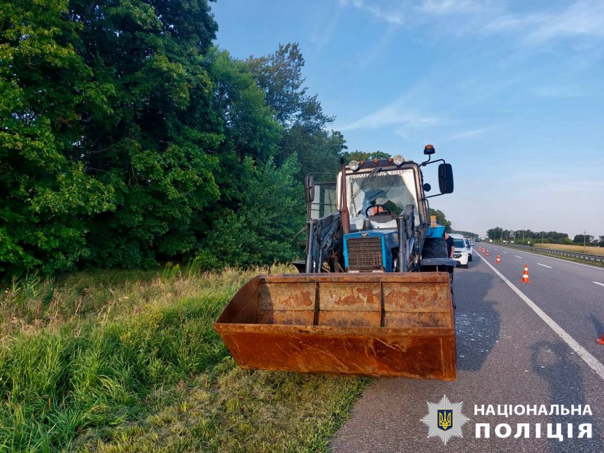 На Київщині трактор підірвався на боєприпасі: фото  ➤ Prozoro.net.ua