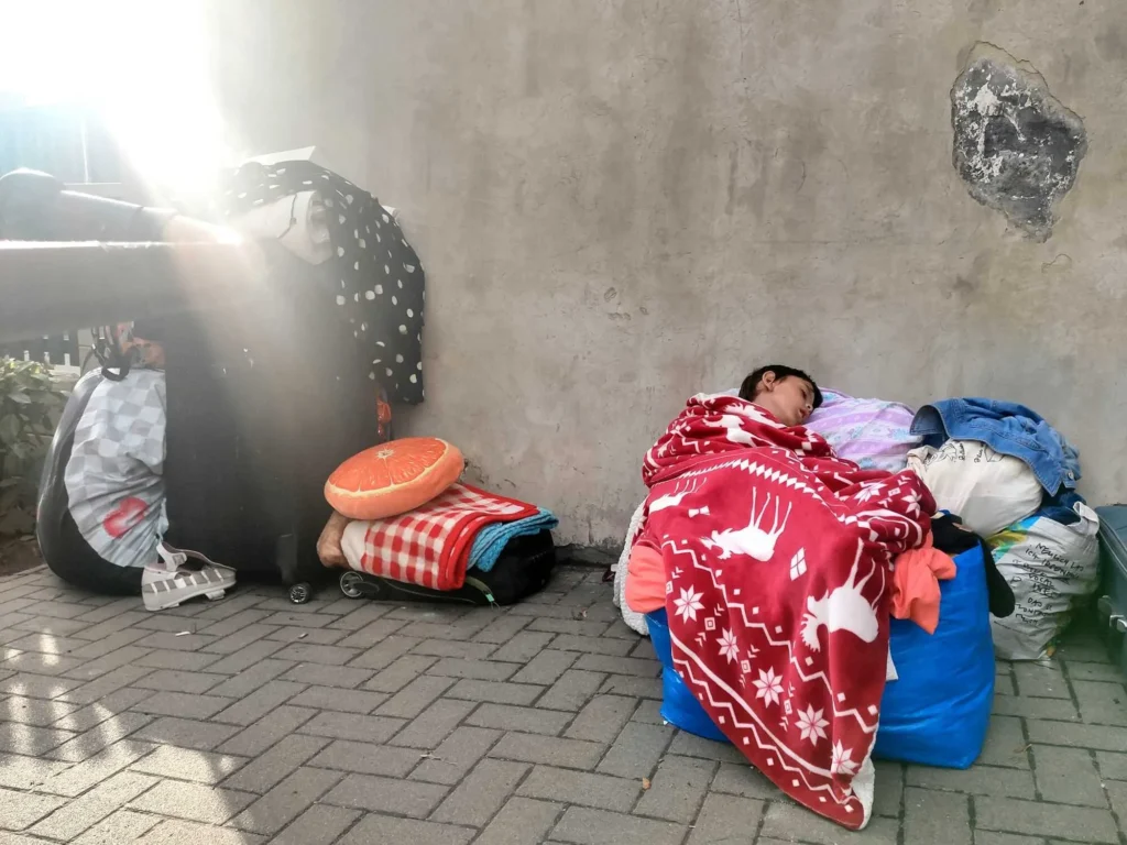 Доведеться заробляти: як змінилися правила для біженців в Угорщині та як цього стосуються роми 3 Доведеться заробляти: як змінилися правила для біженців в Угорщині та як цього стосуються роми