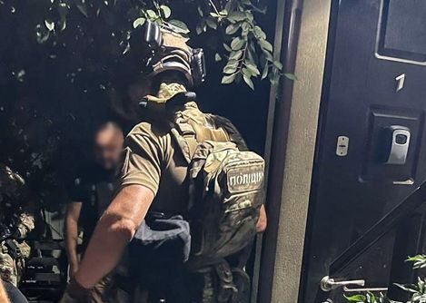 У Києві чоловік за 6 тисяч доларів погодився спалити два авто поліції  ➤ Prozoro.net.ua