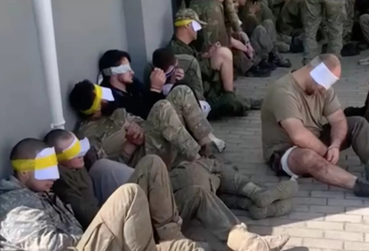 У Кадирова відреагували на фото та відео з полоненими з “Ахмата”