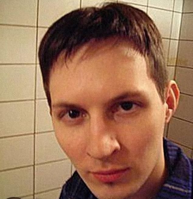 С лысиной и оттопыренными ушами: как выглядел Павел Дуров раньше