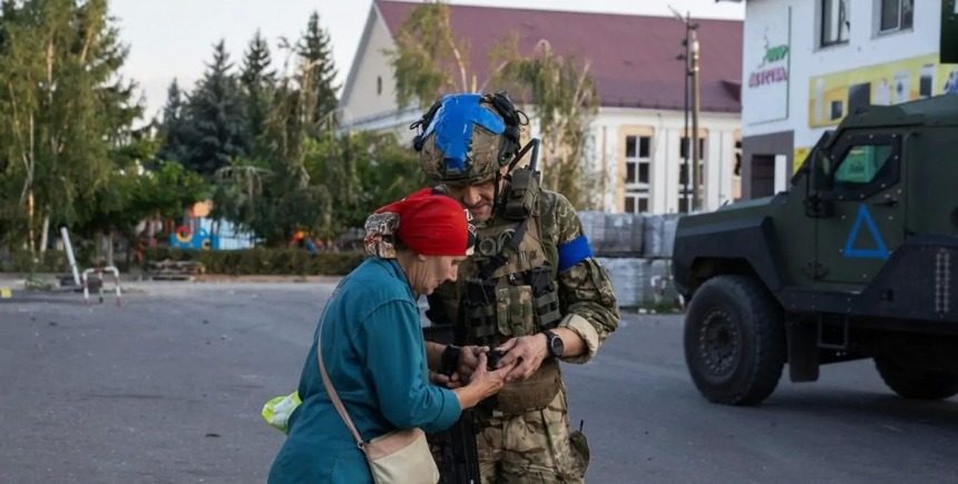 «А вы же не бендеры»: ВСУ шокированы услышанным в Курской области