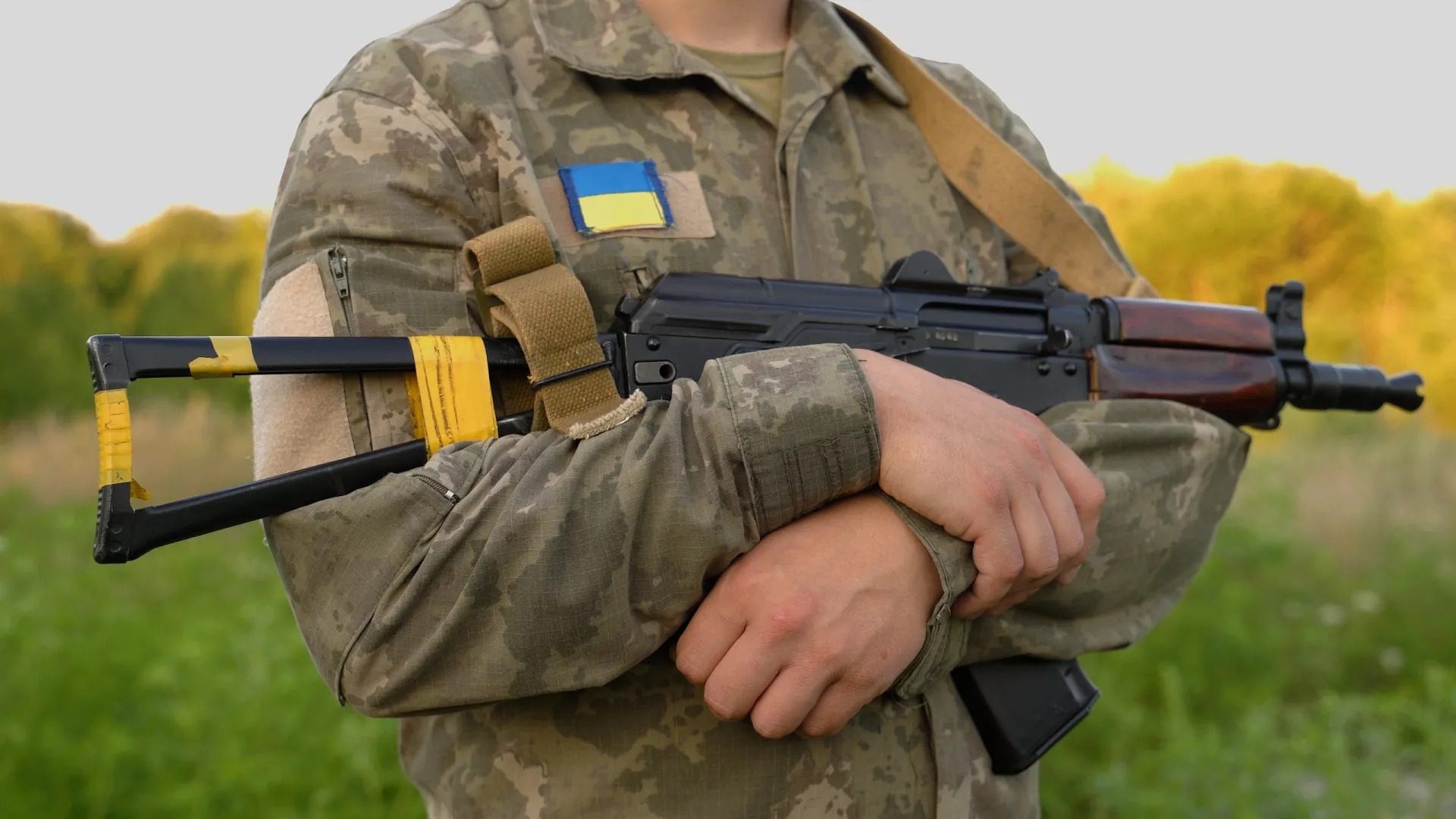 Украинцам дали добро на трофейное оружие: каковы рамки применения