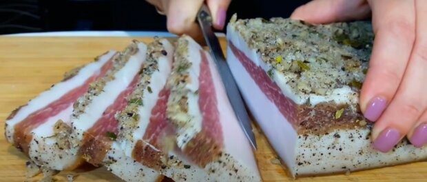 Хитрый трюк с салом: теперь при засолке всегда мягкое и вкусное