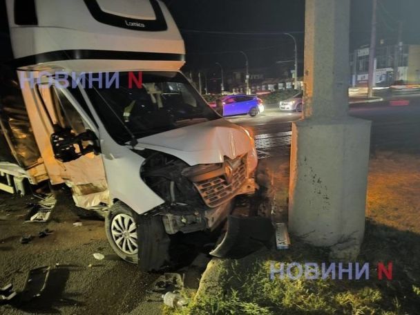 В ДТП попал грузовик, в котором было 2 тонны замороженных собак ➤ Prozoro.net.ua