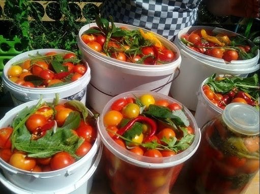 Положите это на дно и квашеные помидоры будут тугие и вкусные