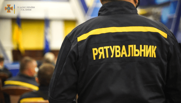 Стовп чорного диму здійнявся у небо у Львівській області: що кажуть у ДСНС