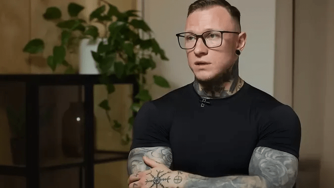 Скандальний блогер Спартак Субота втік з України за кордон (фото)