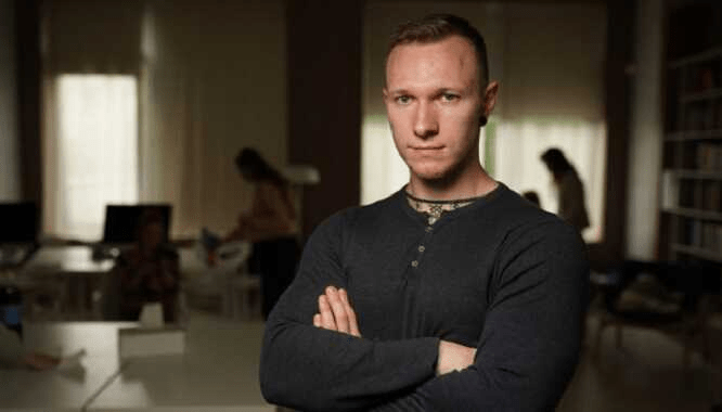 Скандальний блогер Спартак Субота втік з України за кордон (фото)