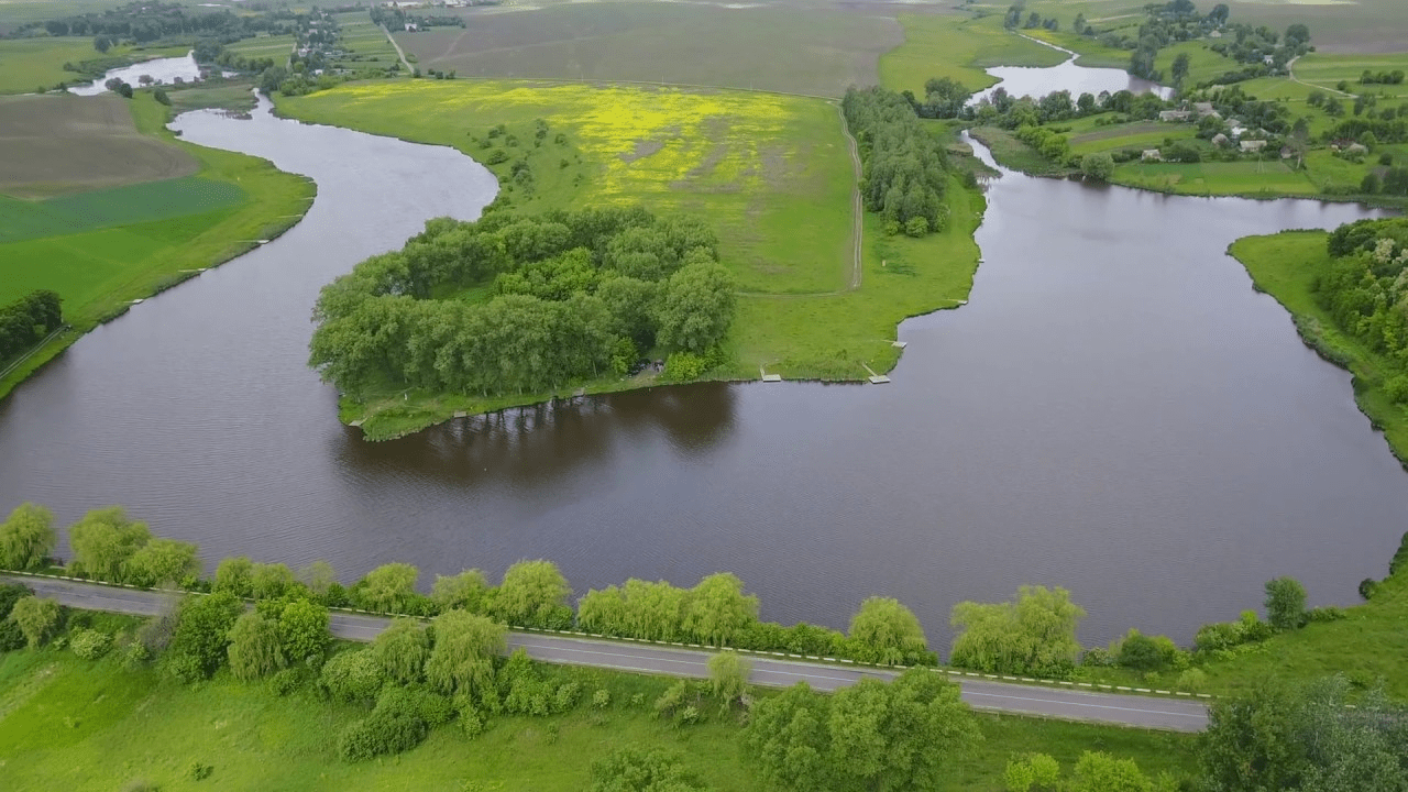 5 найкращих локацій Чернігівщини для відпочинку біля води