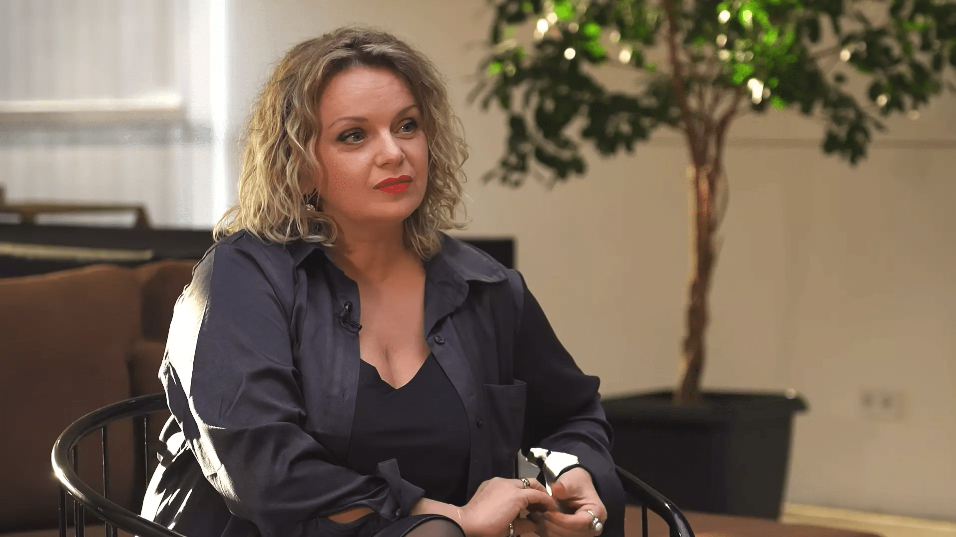 Відома акторка пояснила, чому українці після початку війни спілкуються російською ➤ Prozoro.net.ua