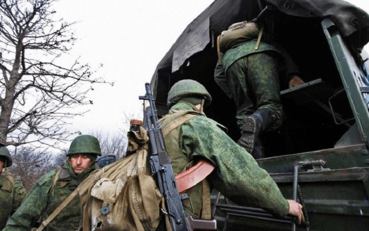 Троє мобілізованих засуджених втекли з військової частини: що було далі