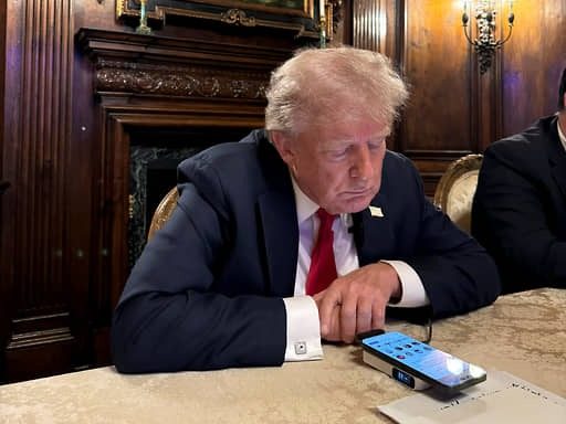 Трамп звинуватив Байдена у вторгненні Путіна в Україну