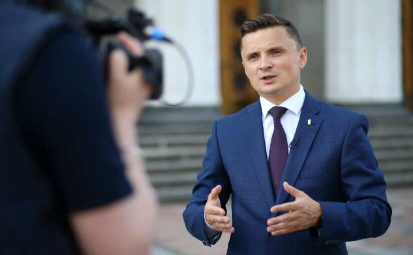 Суд поновив на посаді підозрюваного у хабарництві чиновника на Тернопільщині  ➤ Prozoro.net.ua