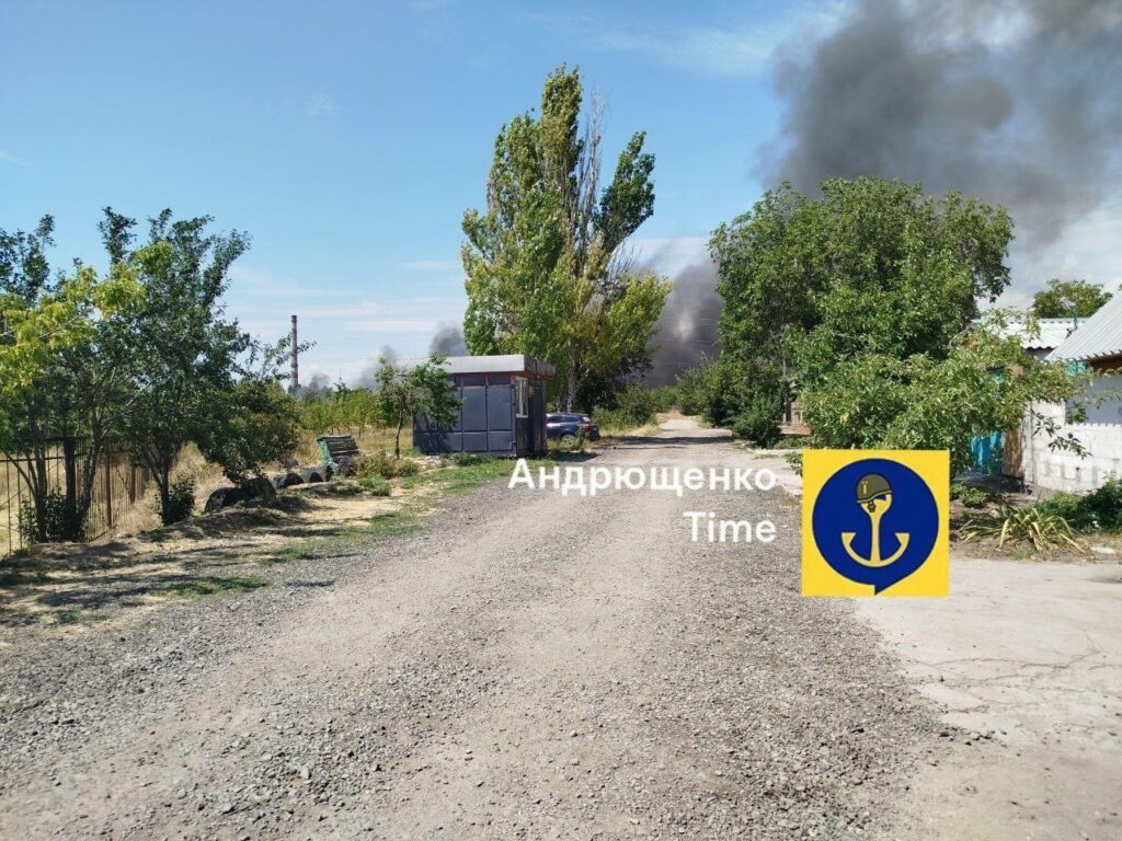 В Мариуполе загорелась российская военная база: детали 6 В Мариуполе загорелась российская военная база: детали