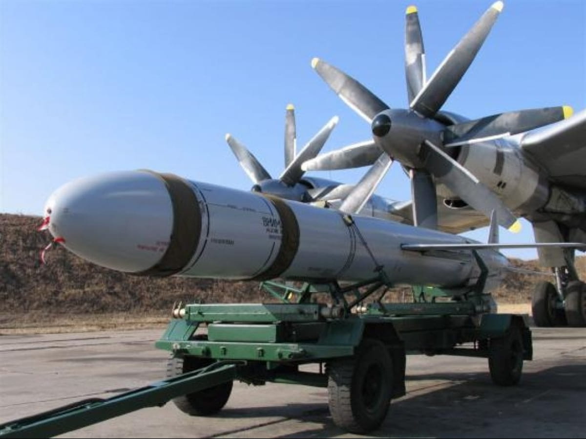 У Києві зі ставка витягли уламки російської ракети Х-101 ➤ Prozoro.net.ua