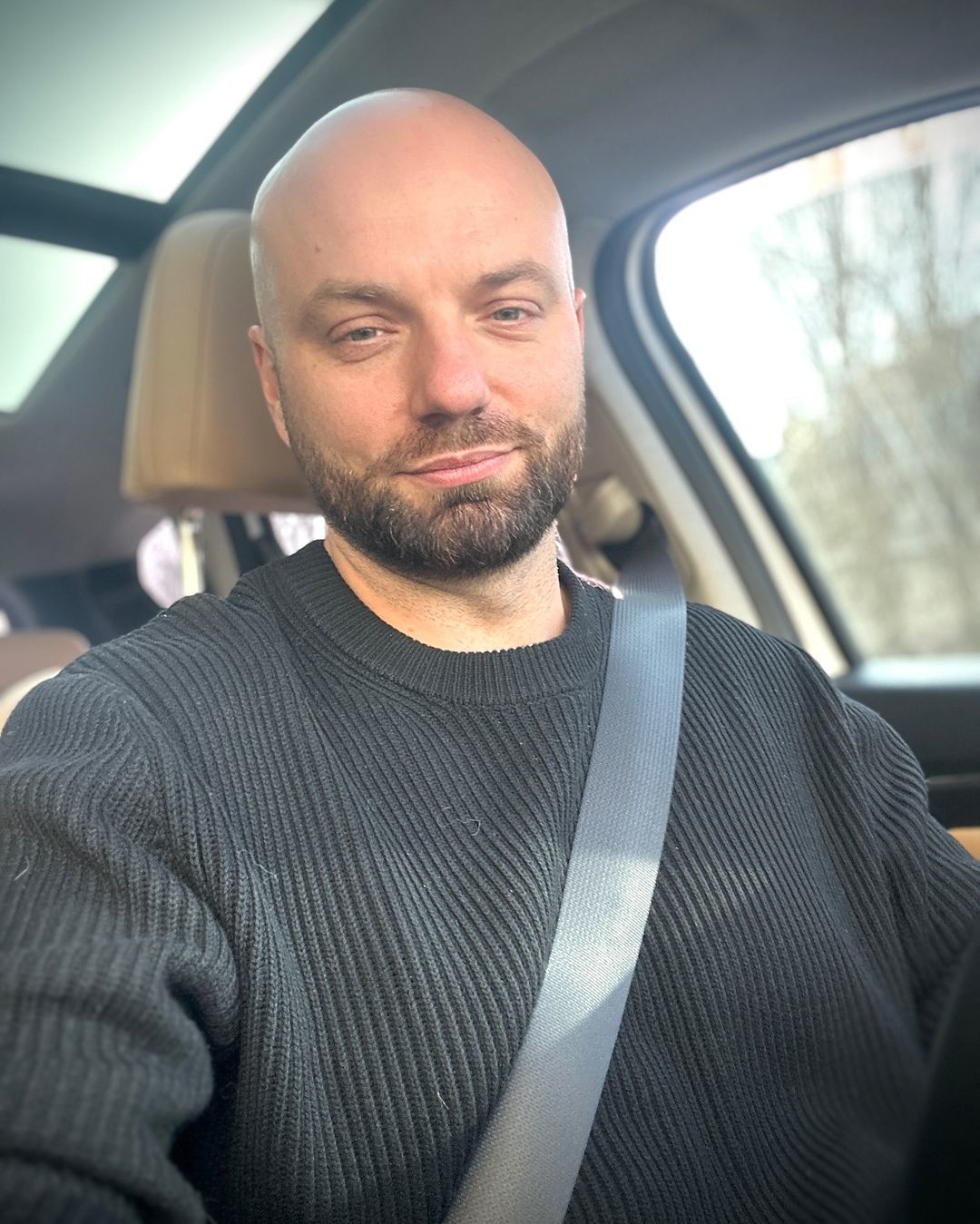Відомий ведучий шокував, як його мама-українка підтримує війну 