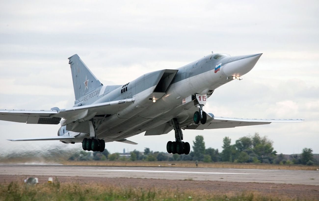 Яскраві кадри падіння російського Ту-22М3 та детонації ракет показали в Мережі (відео) ➤ Prozoro.net.ua