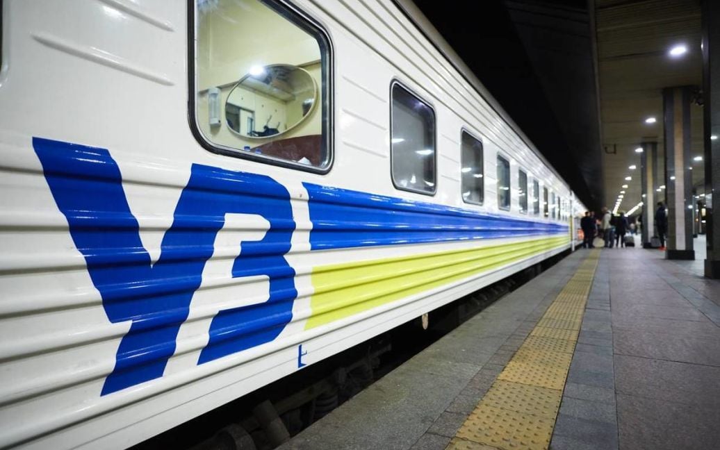 Пересадка під обстрілами: Укрзалізниця переходить на «план Б»