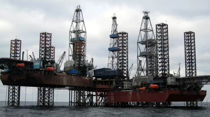 Удары по газовым вышкам в Черном море: «Все горит, россияне в воде»