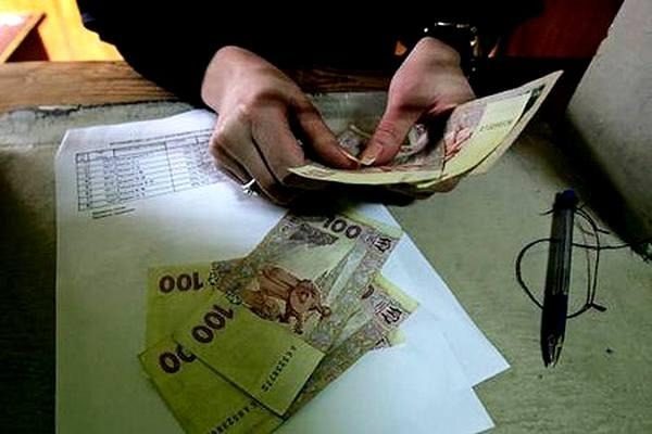 У Кабміні хочуть 2025-го заморозити “мінімалку” та соцвиплати