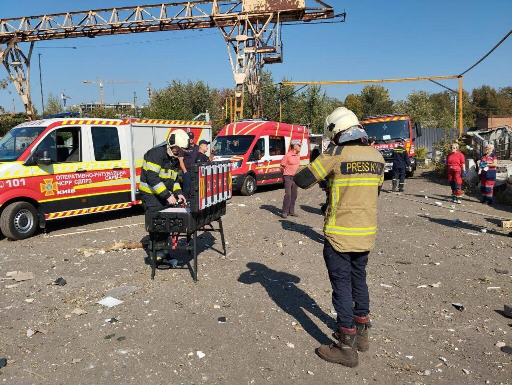Взрыв на автопредприятии в Киеве: названо количество погибших (фото)