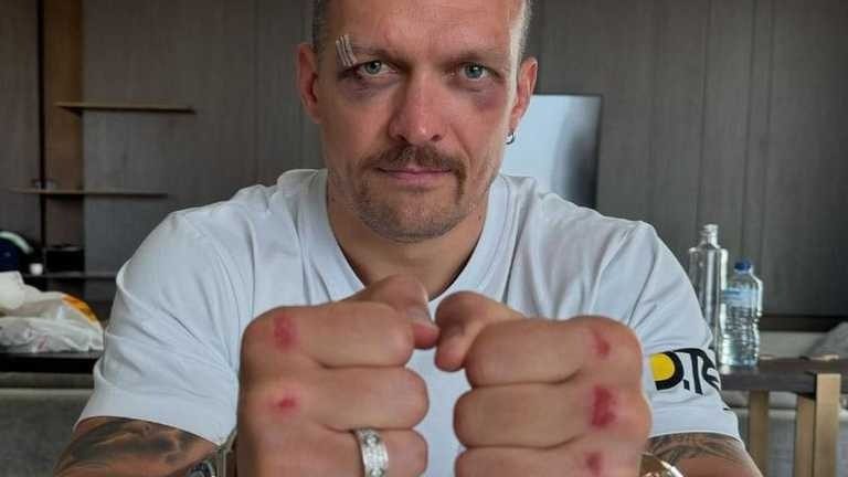 Усик почав підготовку до бою-реваншу і потролив Ф’юрі