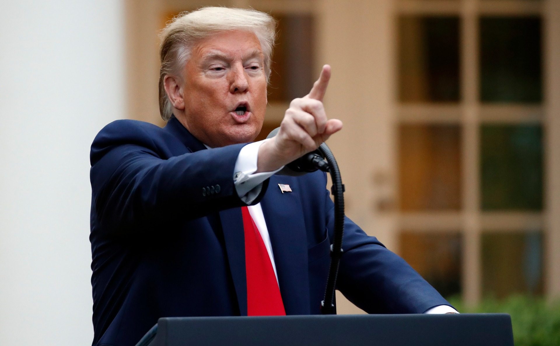 «Ми рознесемо вашу країну вщент»: жорстка заява Трампа про Іран