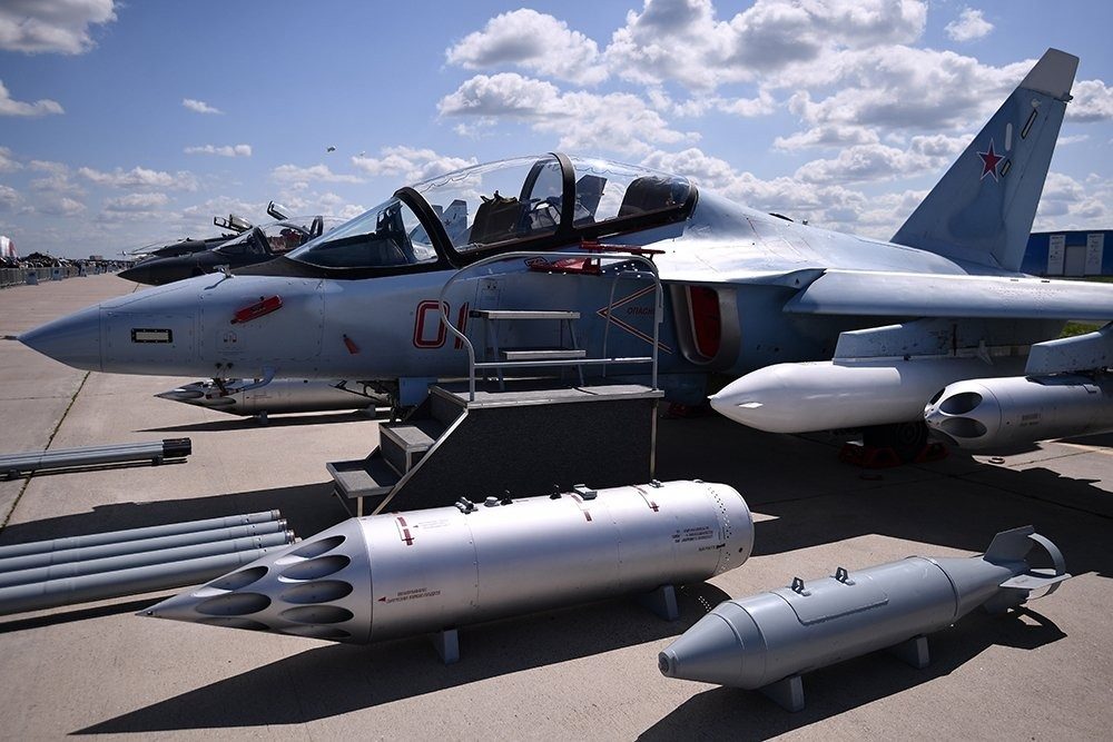 Білоруський навчально-бойовий літак Як-130 залетів до України