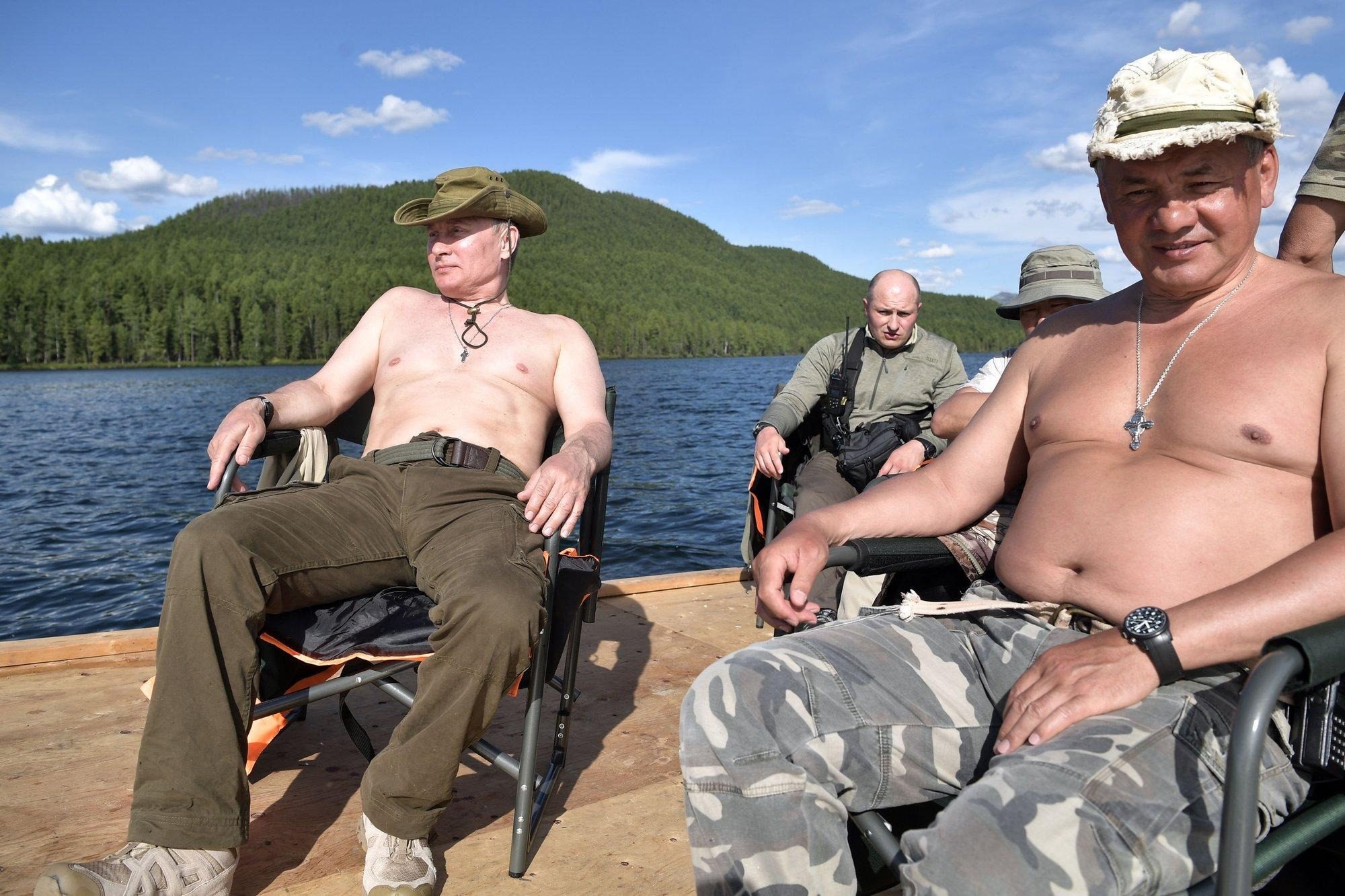 Вот для чего Путину фотографии с голым торсом на самом деле
