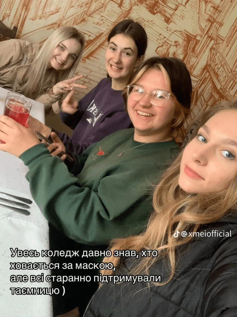 "Всі старанно підтримували таємницю": в мережі показали, як в реальному житті виглядає Klavdia Petrivna 4 "Всі старанно підтримували таємницю": в мережі показали, як в реальному житті виглядає Klavdia Petrivna