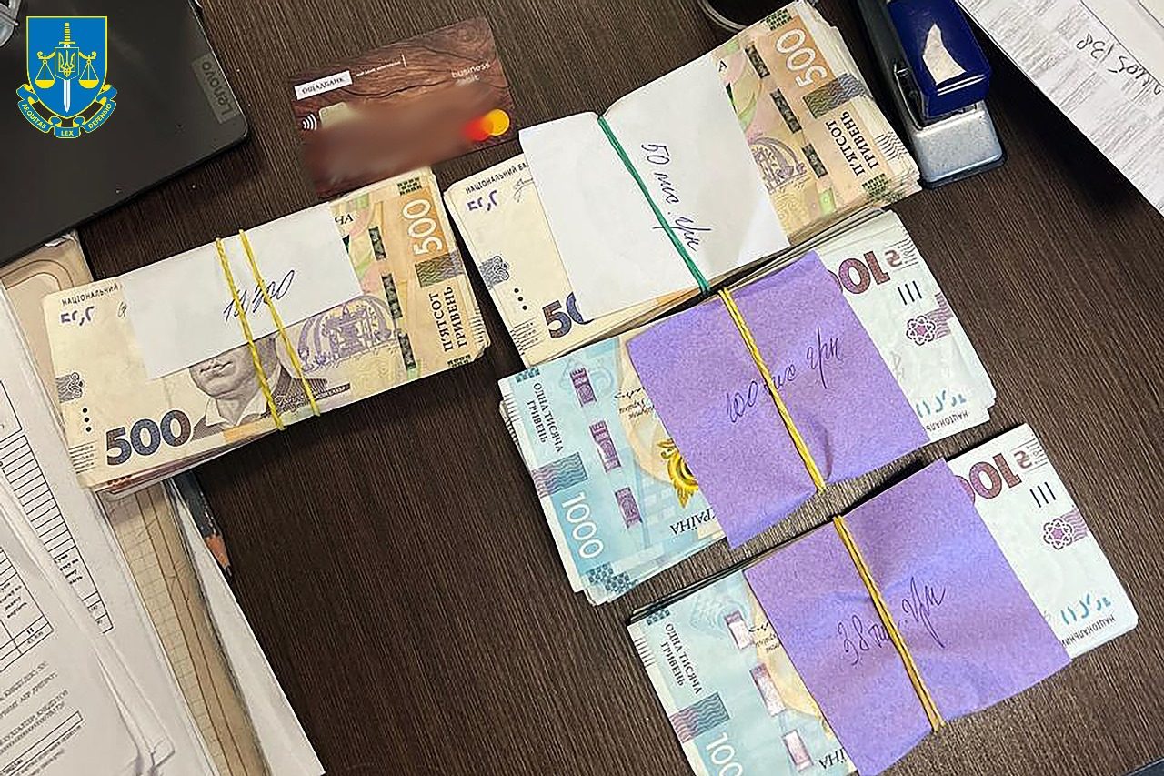Экс-командир воинской части и бизнесвумен разворовали 140 млн