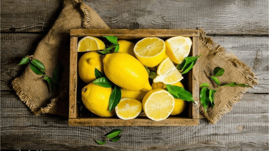 Чому класти лимон біля ліжка – корисна звичка