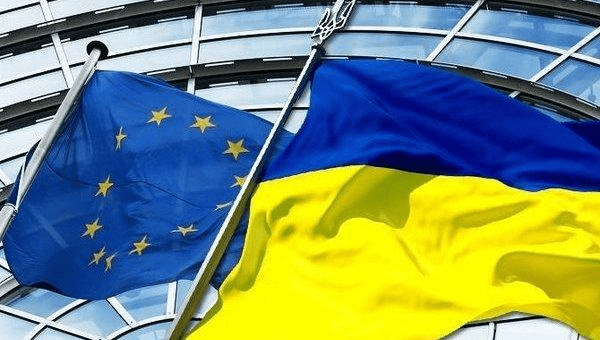 Чому США сповільнили виділення 50 млрд Україні та яку роль в цьому відіграє Угорщина