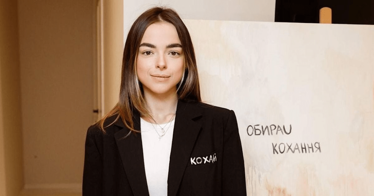 Скандальна художниця Соня Морозюк засвітилася в компанії співачки та акторки “Кварталу 95”