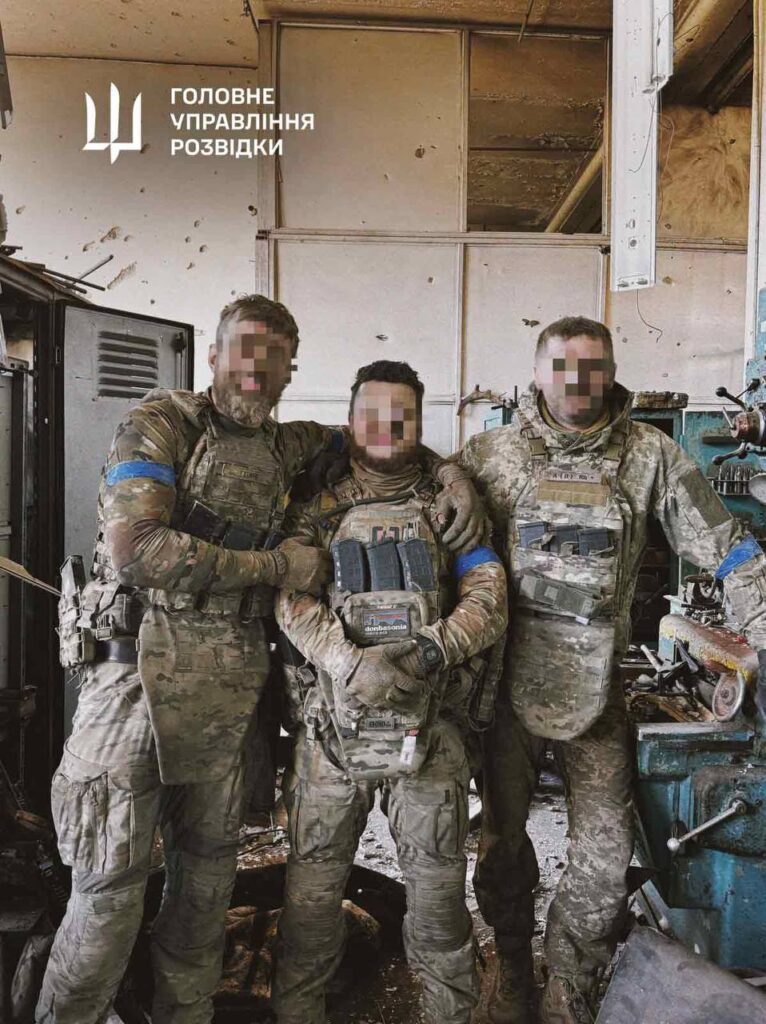 Спецпризначенці ГУР звільнили Вовчанський агрегатний завод: фото та відео