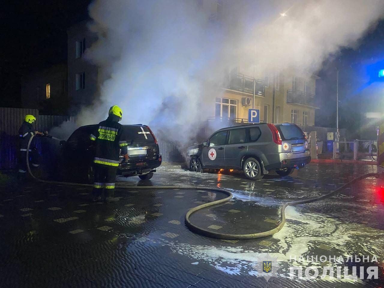 Хлопець приїхав до Ужгорода та палив автомобілі військових: фото 