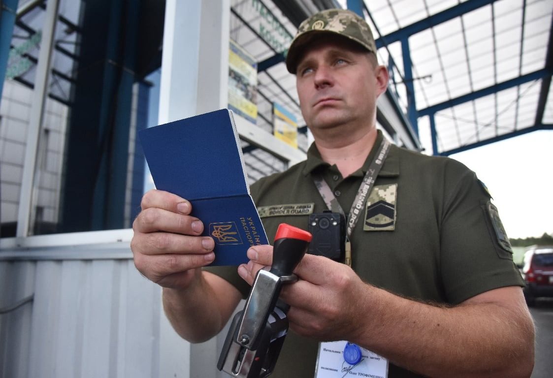 Виїзд чоловіків за кордон: зміни з 1 жовтня ➤ Prozoro.net.ua