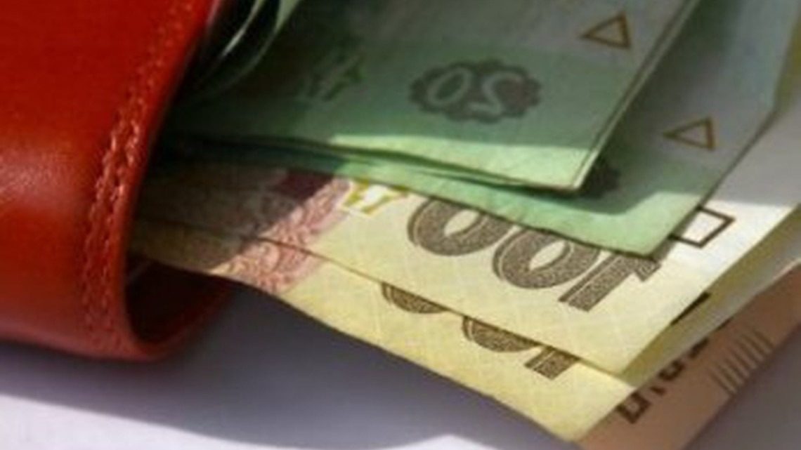 Пенсіонерам доплатять солідні гроші: приходитимуть 3 місяці